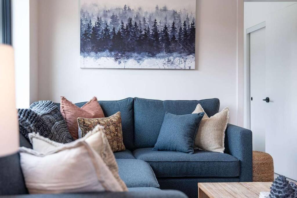 Bluebird Daze By Revelstoke Vacations Apartment Luaran gambar