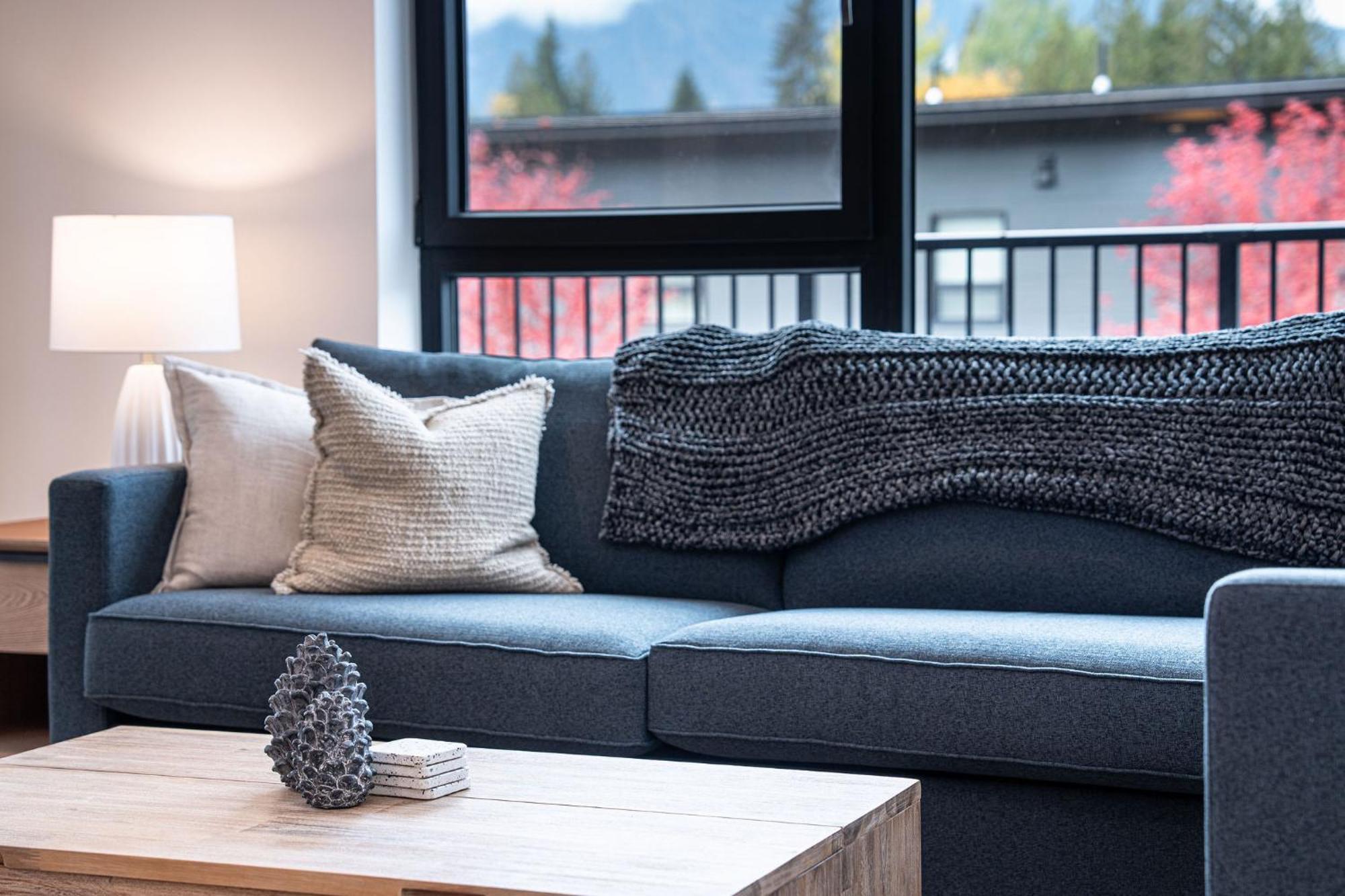 Bluebird Daze By Revelstoke Vacations Apartment Luaran gambar