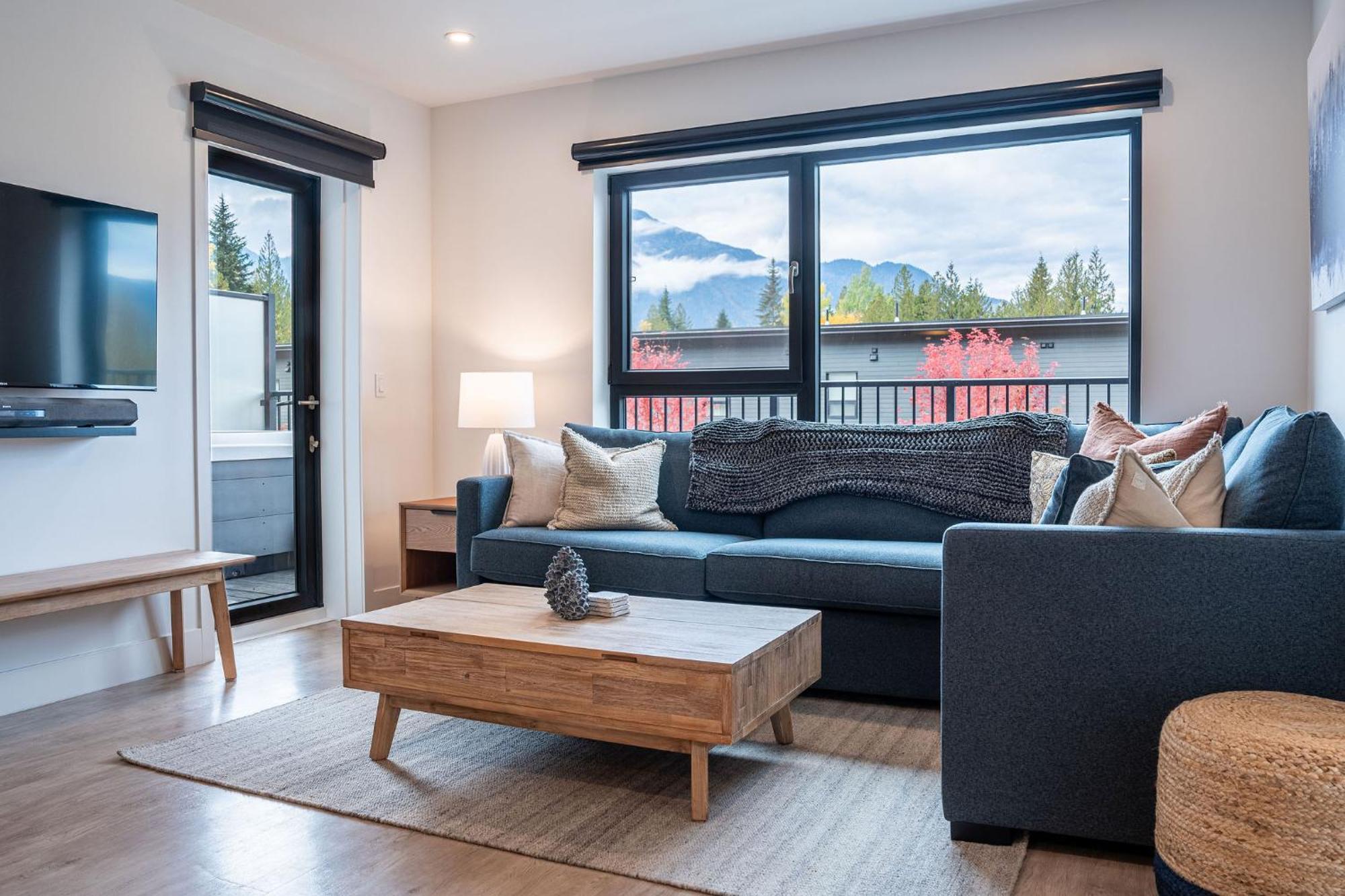 Bluebird Daze By Revelstoke Vacations Apartment Luaran gambar