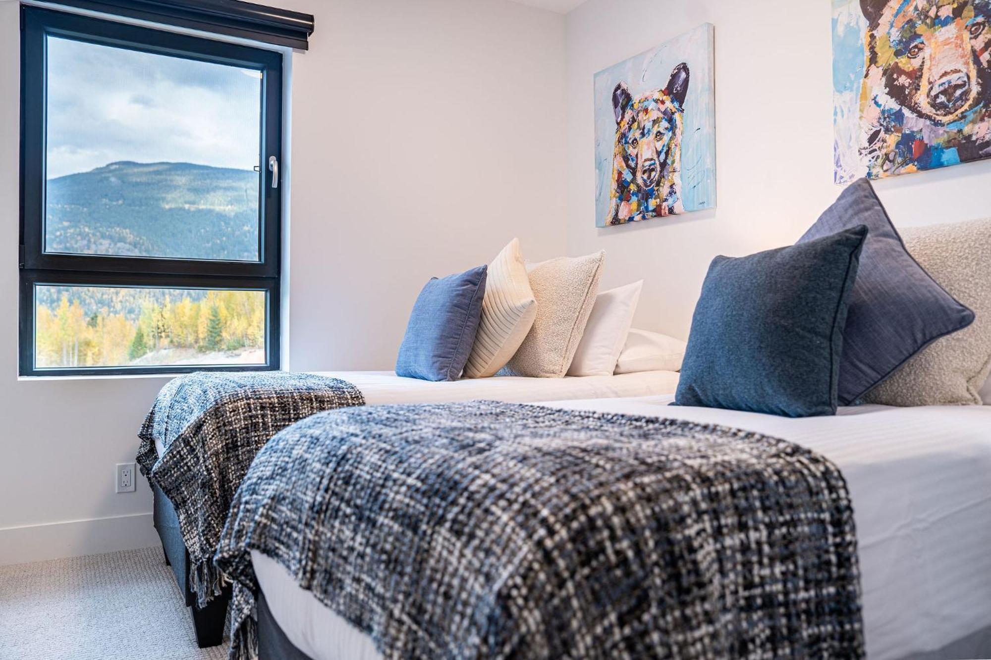 Bluebird Daze By Revelstoke Vacations Apartment Luaran gambar