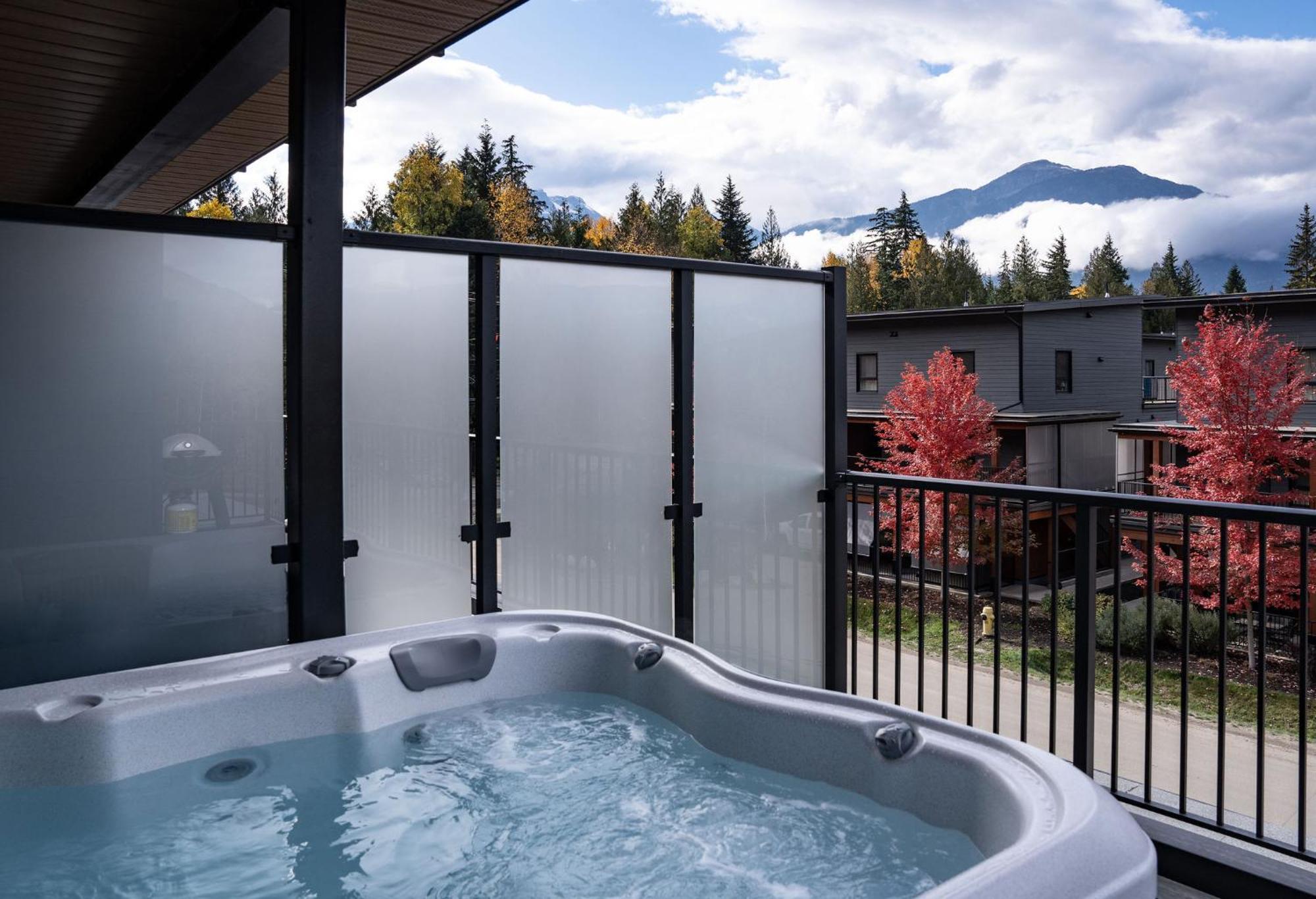 Bluebird Daze By Revelstoke Vacations Apartment Luaran gambar